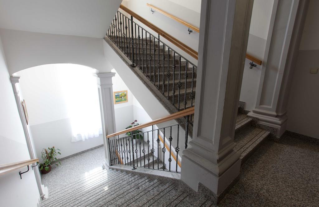 Garni Hotel Vila Ana Рогашка Слатина Экстерьер фото