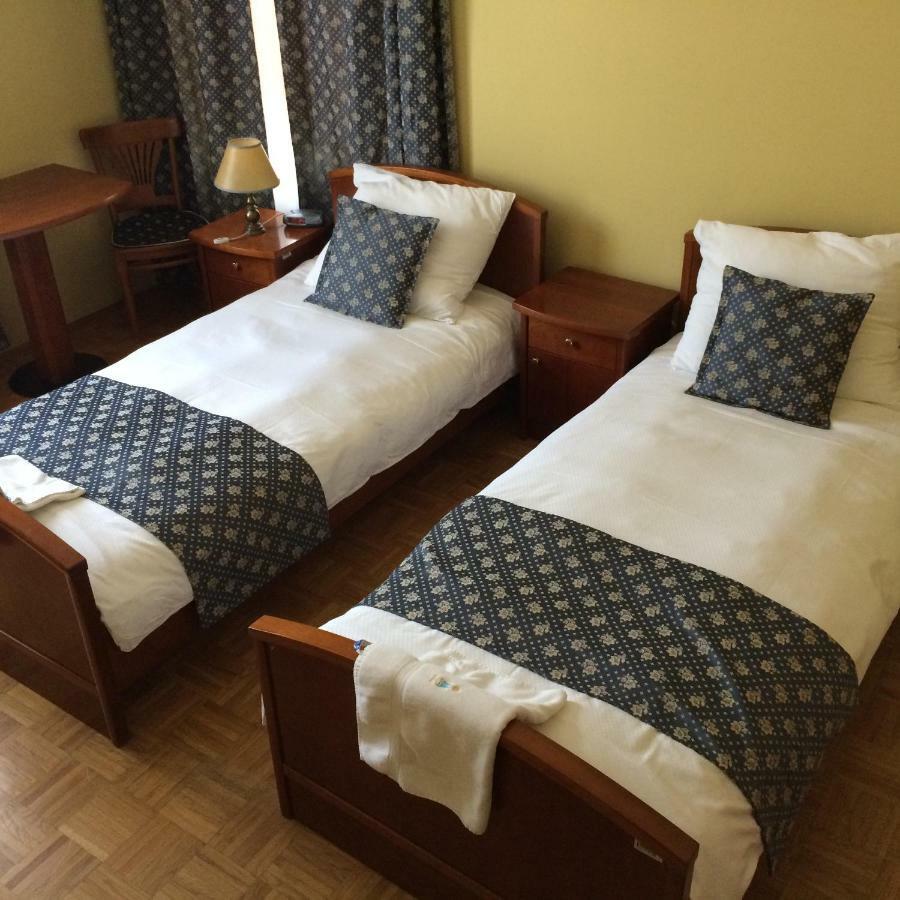 Garni Hotel Vila Ana Рогашка Слатина Экстерьер фото
